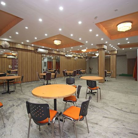 Oyo 576 Hotel Shree Kanta Residency غورغاون المظهر الخارجي الصورة