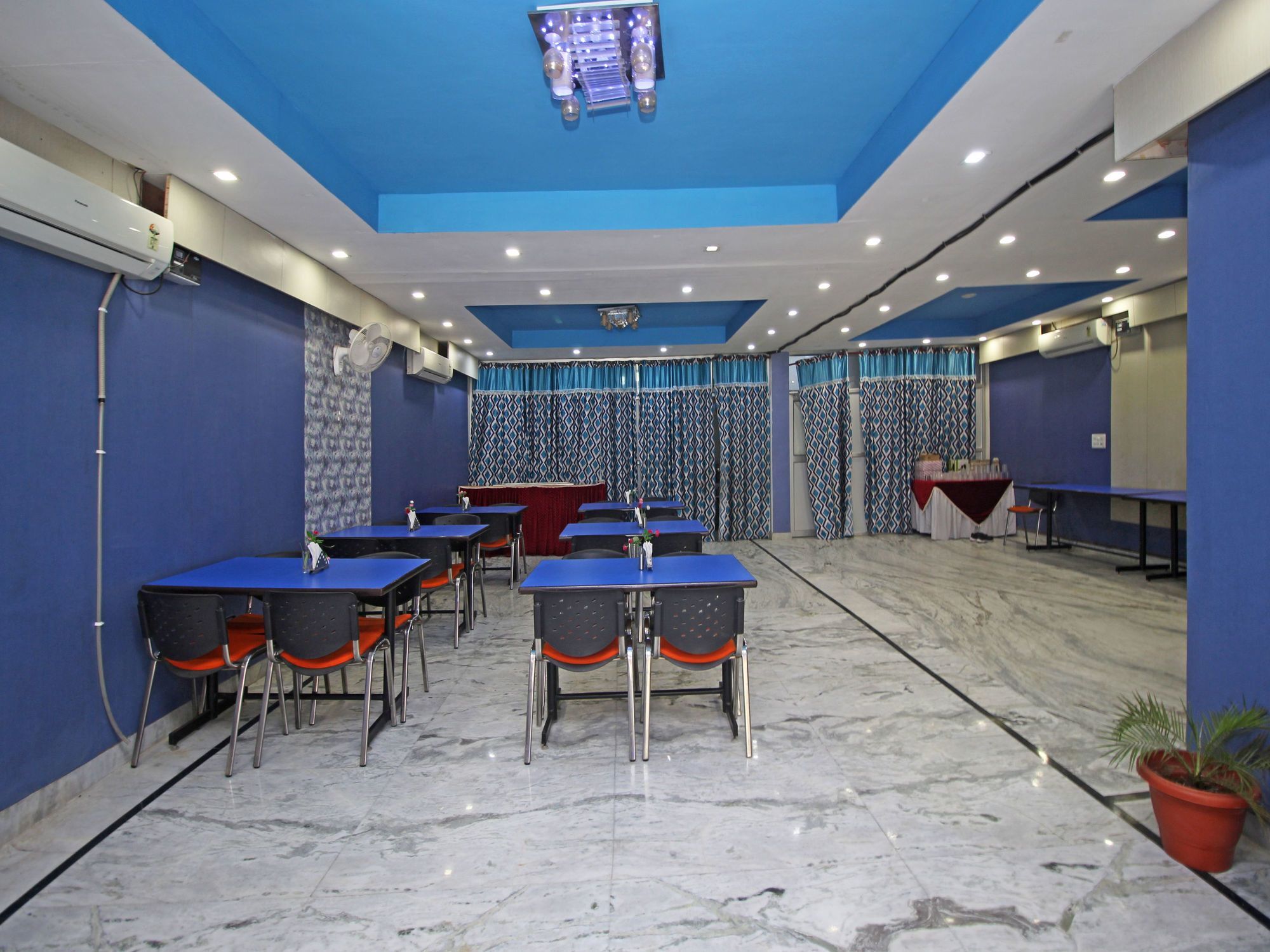 Oyo 576 Hotel Shree Kanta Residency غورغاون المظهر الخارجي الصورة