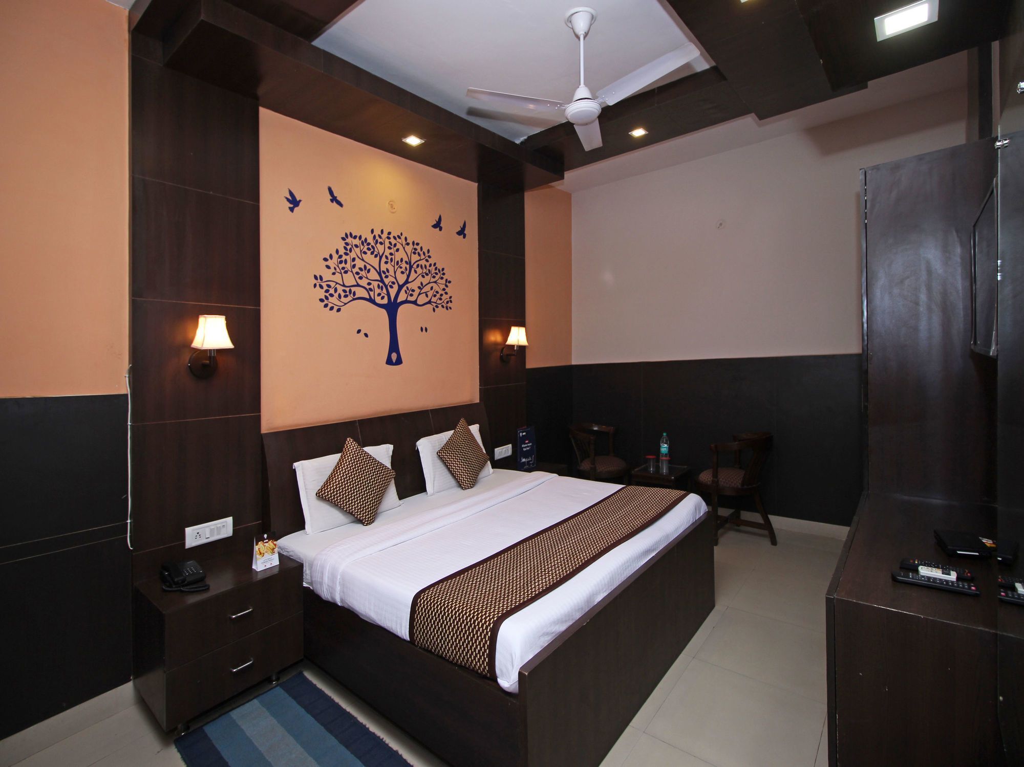 Oyo 576 Hotel Shree Kanta Residency غورغاون المظهر الخارجي الصورة