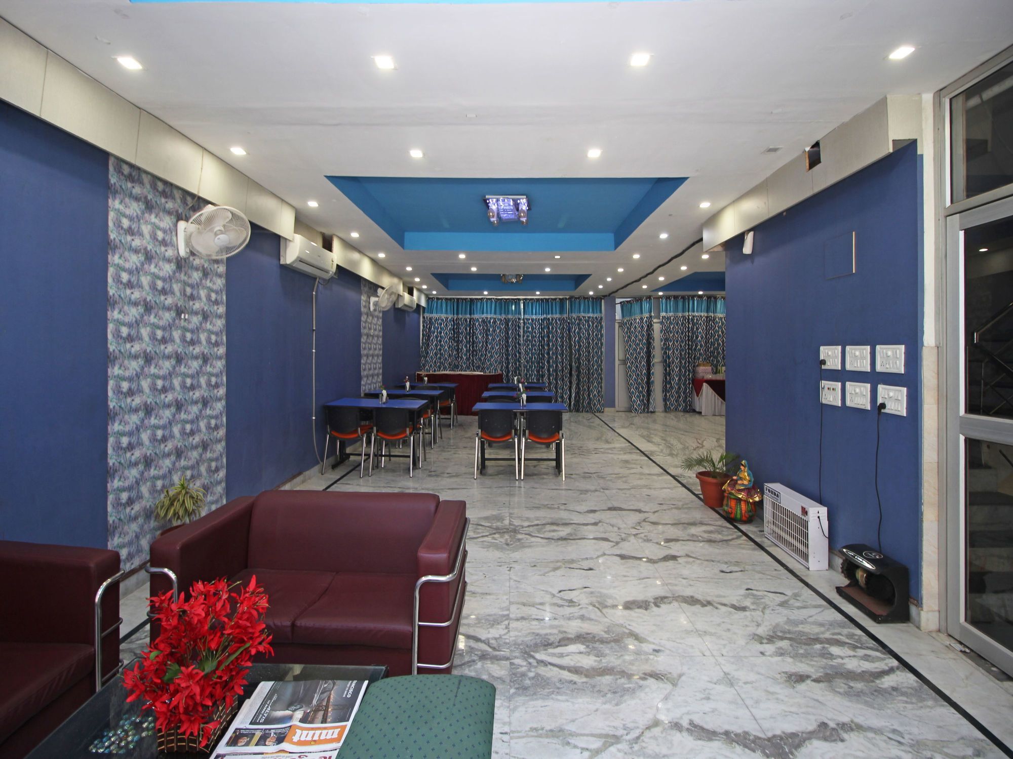 Oyo 576 Hotel Shree Kanta Residency غورغاون المظهر الخارجي الصورة