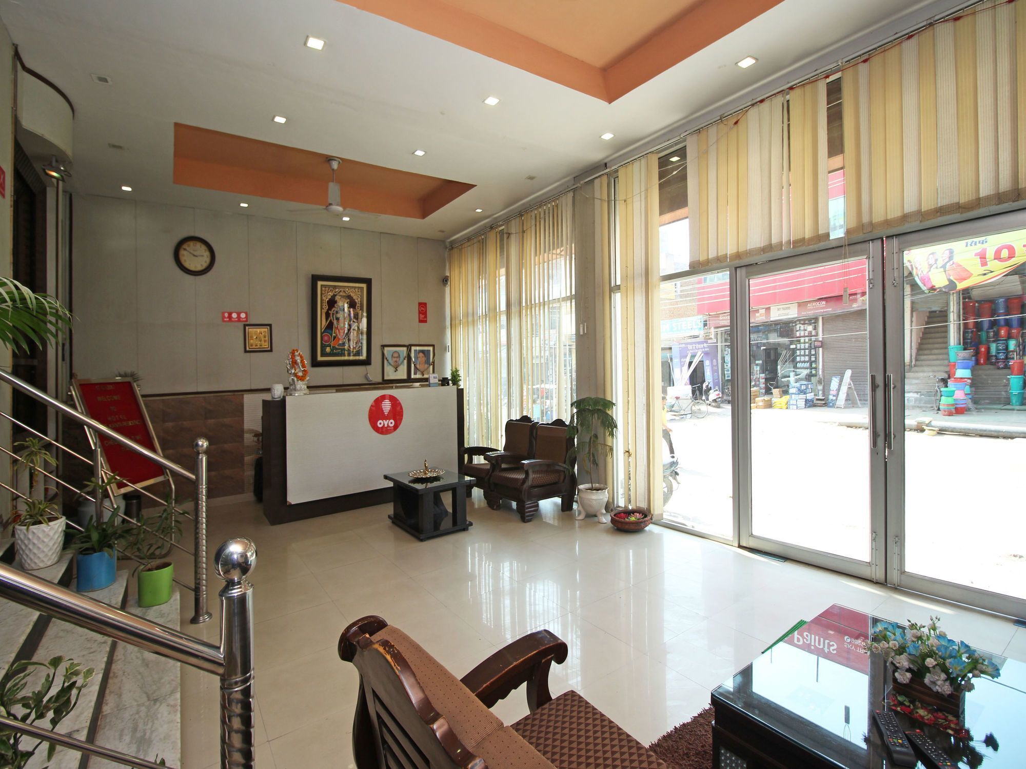 Oyo 576 Hotel Shree Kanta Residency غورغاون المظهر الخارجي الصورة