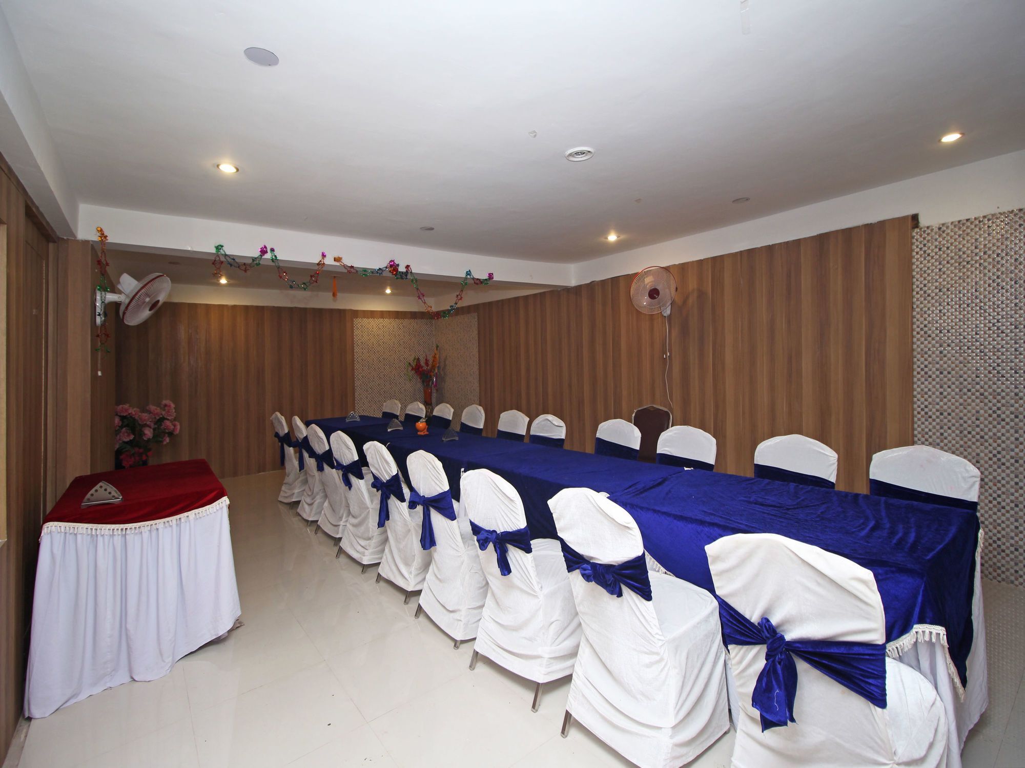 Oyo 576 Hotel Shree Kanta Residency غورغاون المظهر الخارجي الصورة